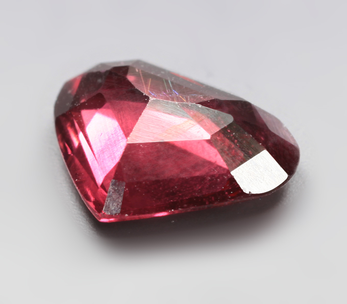 Родолит гранат 2,02 карата