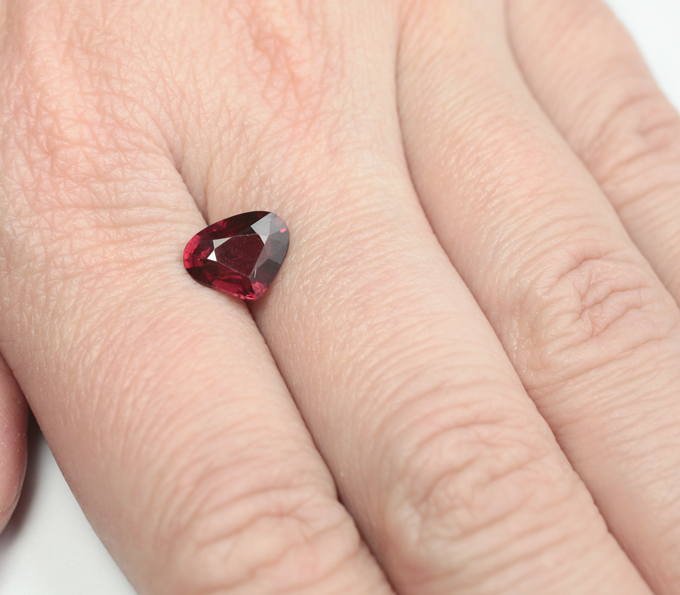 Родолит гранат 2,02 карата