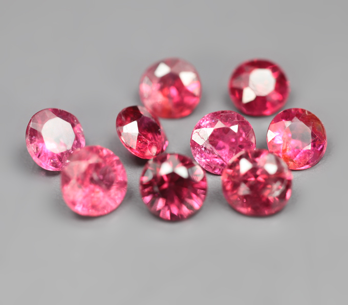 Набор из 9 шпинелей 1,3 карата