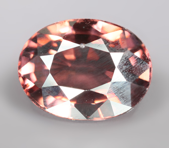 Розовато-оранжевый циркон 3,73 карата