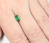 «Неоновый» цаворит 1,01 карата