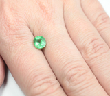 «Неоновый» цаворит 2,03 карата