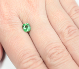 «Неоновый» цаворит 1,24 карата