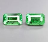 Редкая пара «неоновых» цаворитов 1,81 карата