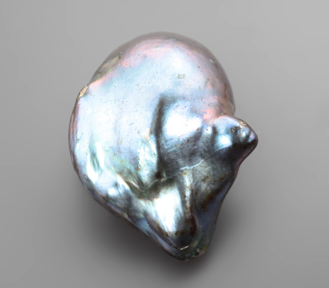 Крупная черная морская жемчужина барокко 39,46 карата! Титановый люстр