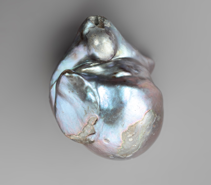 Крупная черная морская жемчужина барокко 39,46 карата! Титановый люстр