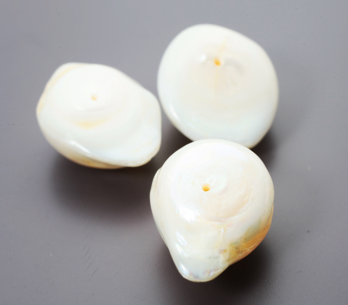 Крупный набор из 3 морских жемчужин барокко 44,43 карата