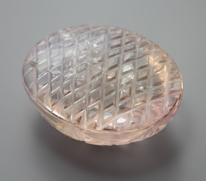 Крупный резной аметрин 31,47 карата