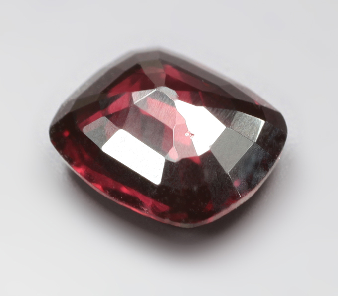Чистейшая рубиновая шпинель 1,25 карата