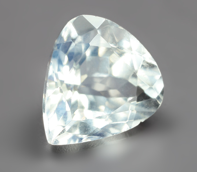 Ограненный лунный камень 1,89 карат