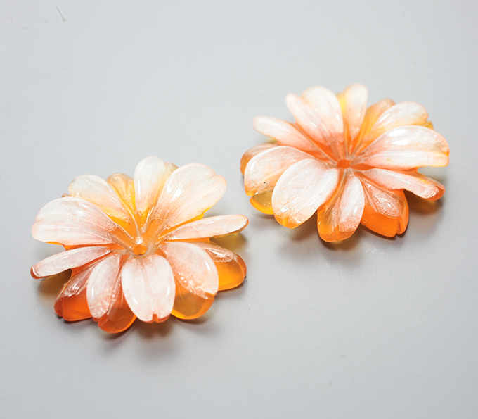 Пара резного карнелиана с белым кварцем 18,77 карата