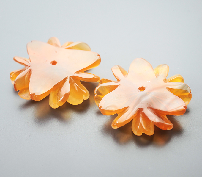 Пара резного карнелиана с белым кварцем 18,77 карата