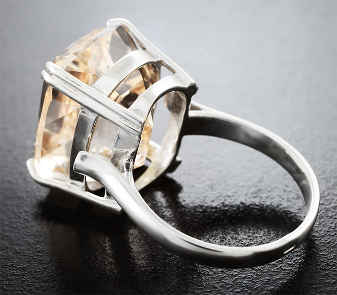 Кольцо с чистейшим империал топазом 26,17 карата