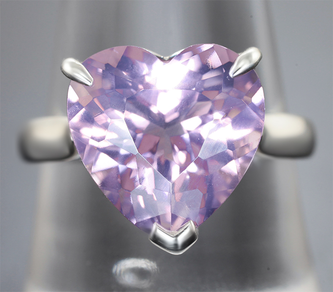 Кольцо с лавандовым аметистом 5,68 карата