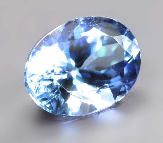 Полихромный цоизит высокой чистоты 1,62 карата