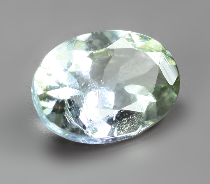 Полихромный цоизит 0,83 карата