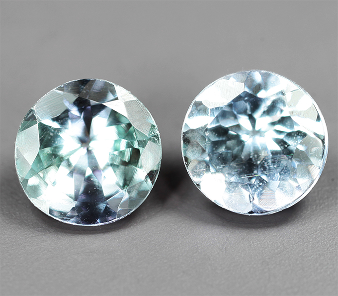 Пара полихромных цоизитов 1,89 карата