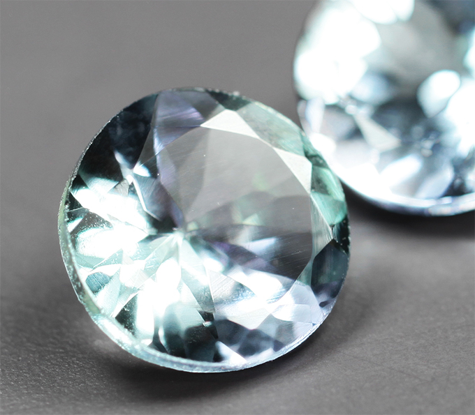 Пара полихромных цоизитов 1,89 карата