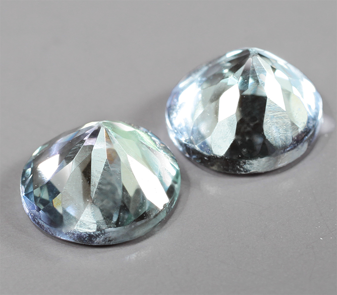 Пара полихромных цоизитов 1,89 карата