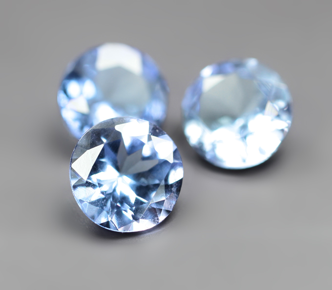 Набор из 3 полихромных цоизитов 2,38 карата