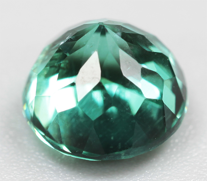 Голубовато-зеленый «неоновый» апатит 1,44 карата