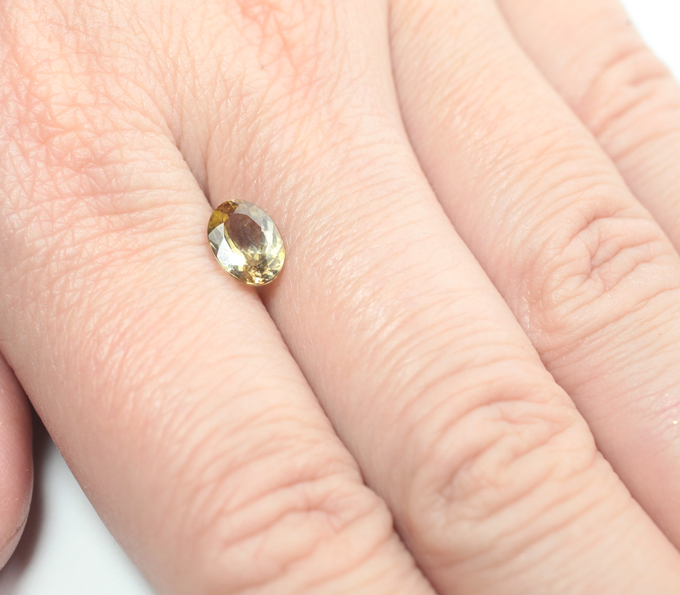 Желтый цоизит 1,22 карата