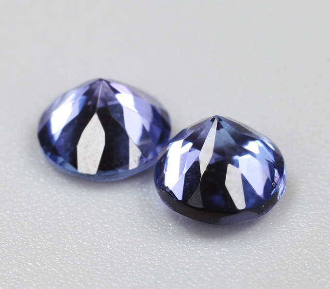 Пара чистейших танзанитов 1,01 карата