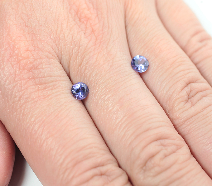 Пара чистейших танзанитов 1,01 карата