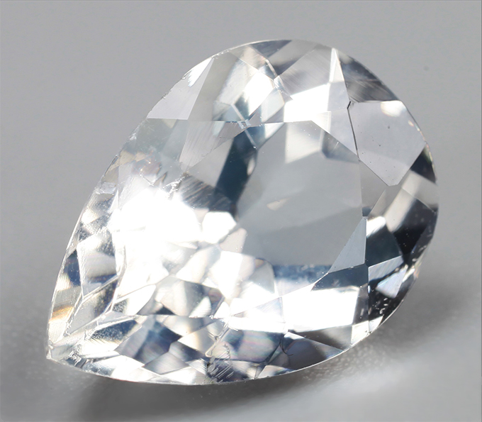 Ограненный цейлонский лунный камень 2,34 карата