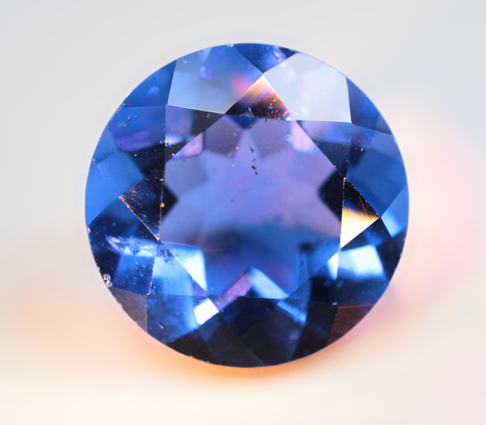 Флюорит со сменой цвета 8,26 карата