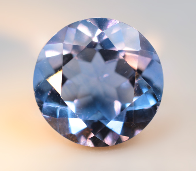 Флюорит со сменой цвета 4,75 карата