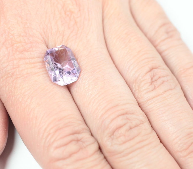 Аметрин авторской огранки 5,36 карата