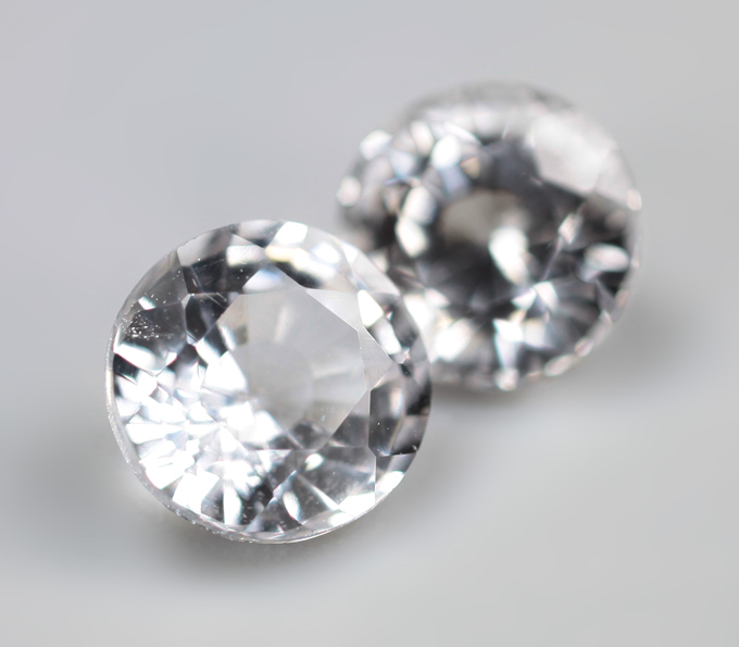 Пара редких данбуритов высокой чистоты 1,75 карата