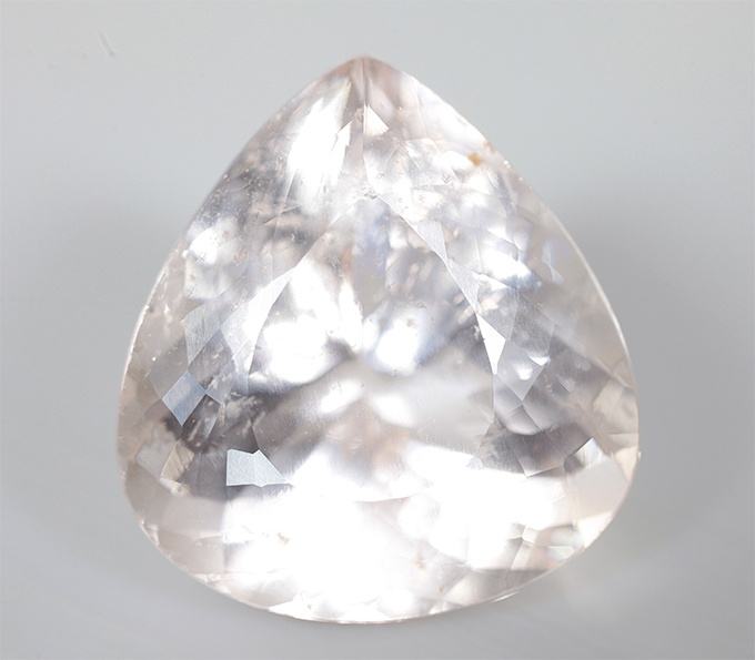 Крупный морганит 16,03 карата