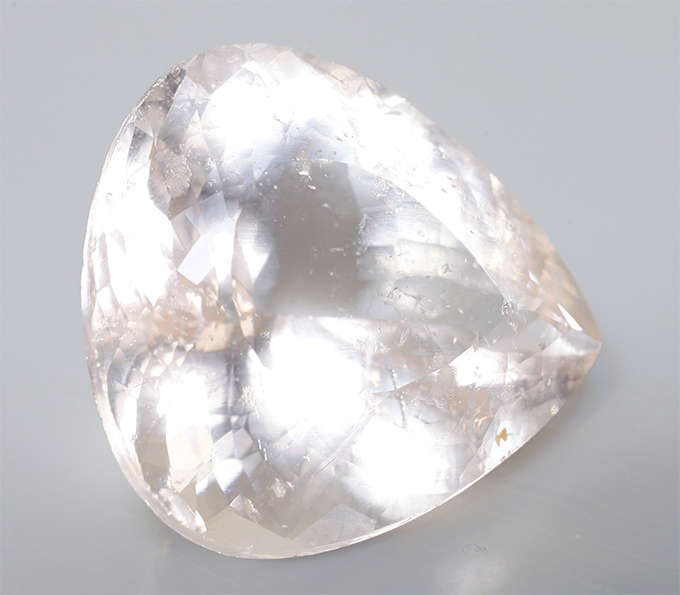 Крупный морганит 16,03 карата