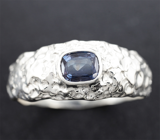 Кольцо с синим гранатом со сменой цвета 0,89 карата