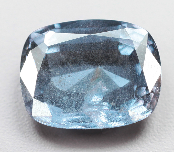 Кольцо с синим гранатом со сменой цвета 0,89 карата