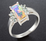 Кольцо c ограненным эфиопским опалом 1,17 карата и зелеными сапфирами