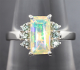 Кольцо c ограненным эфиопским опалом 1,17 карата и зелеными сапфирами Серебро 925