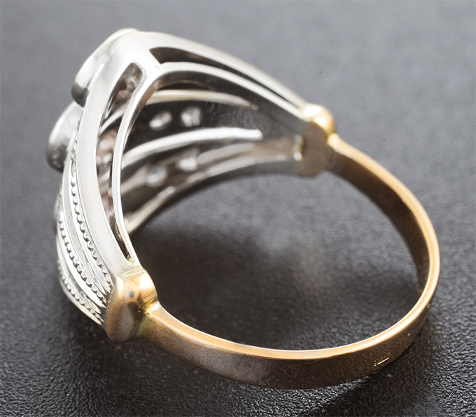 Кольцо с розовыми 1,02 карата и бесцветными сапфирами