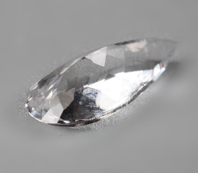 Данбурит высокой чистоты 1,48 карата