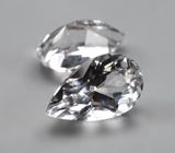 Пара данбуритов высокой чистоты 2,82 карата