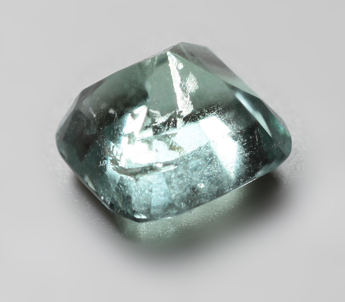 Синевато-зеленый турмалин 3,43 карата