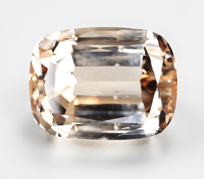 Без облагораживания! Крупный империал топаз высокой чистоты 28,17 карата