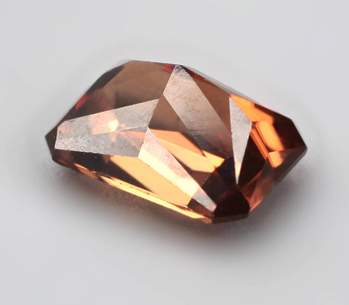 Чистейший оранжевый циркон 2,17 карата