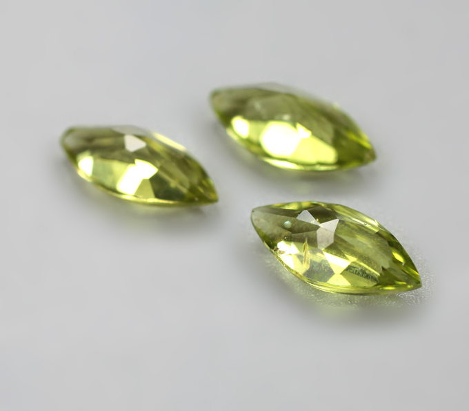 Набор из 3 перидотов 2,07 карата