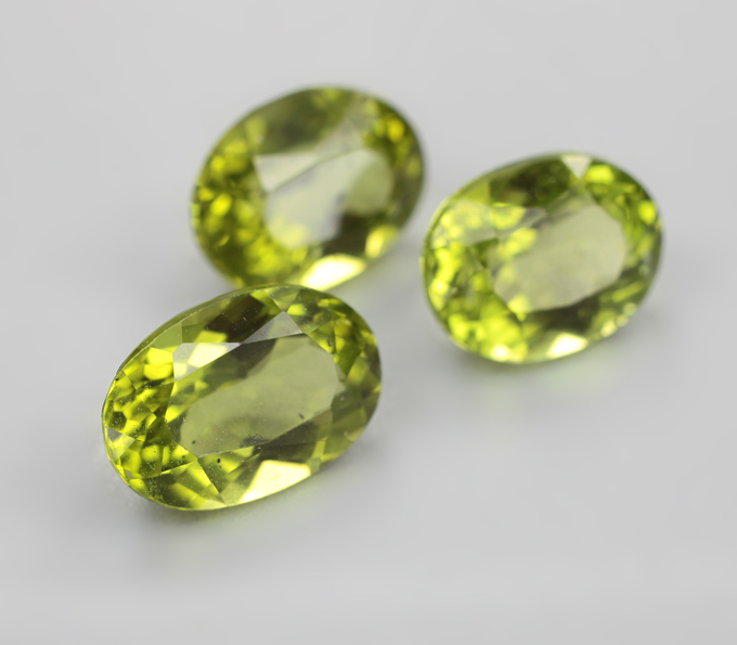 Набор из 3 перидотов 9,01 карата