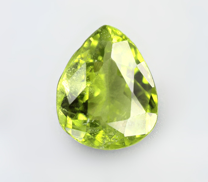 Перидот 4,48 карата