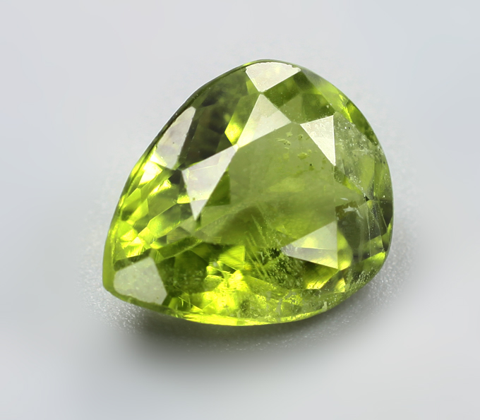 Перидот 4,48 карата