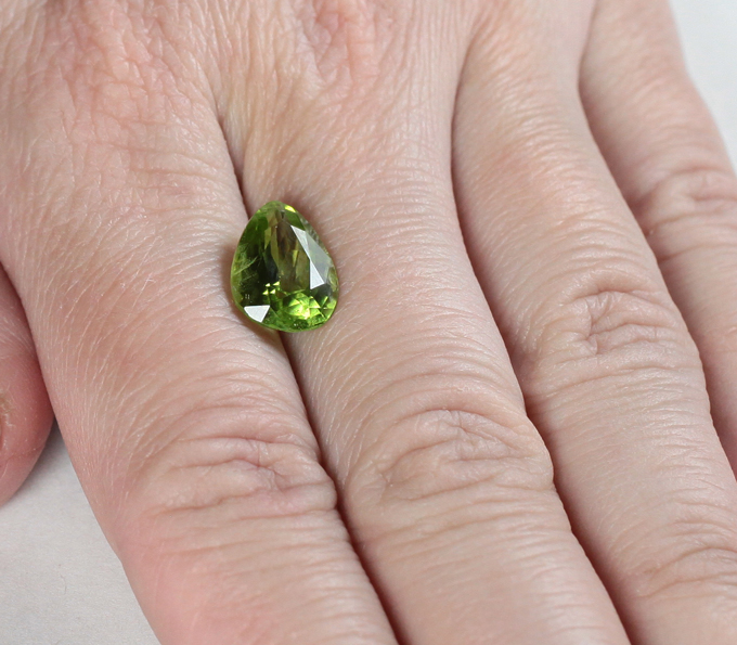 Перидот 4,83 карата